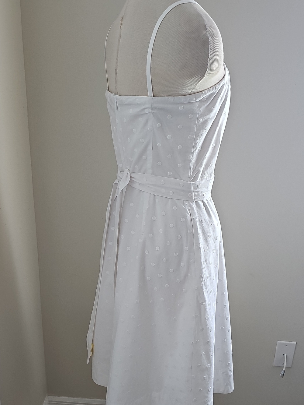 Banana Republic White Eyelet Spaghetti Strap Dress - Classic Summer Style. Sz 6 - Picture 3 of 7